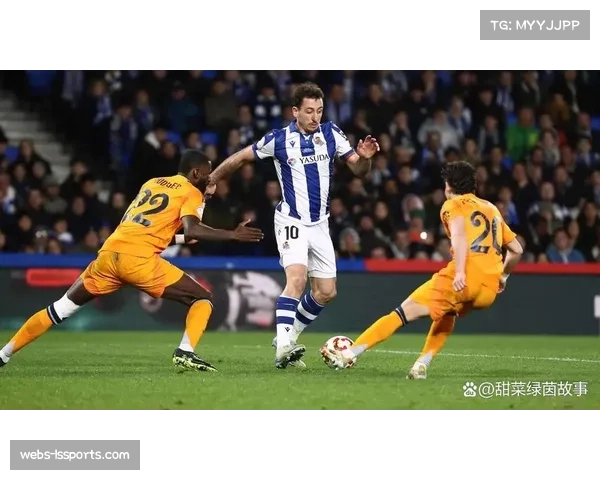 西甲第28轮：皇家社会开场闪电战，开场15秒通过高压抢断完成反击破门